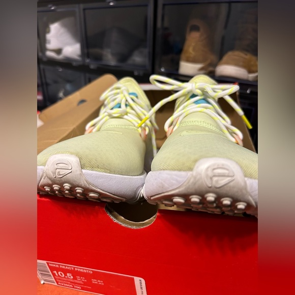 Nike React Presto Barely Volt/Hyper Crimson-Blue Gaze-Volt-White - Picture 4 of 5